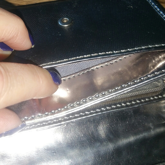 Calvin Klein Trifold Silver & Black Wallet - Picture 6 of 7